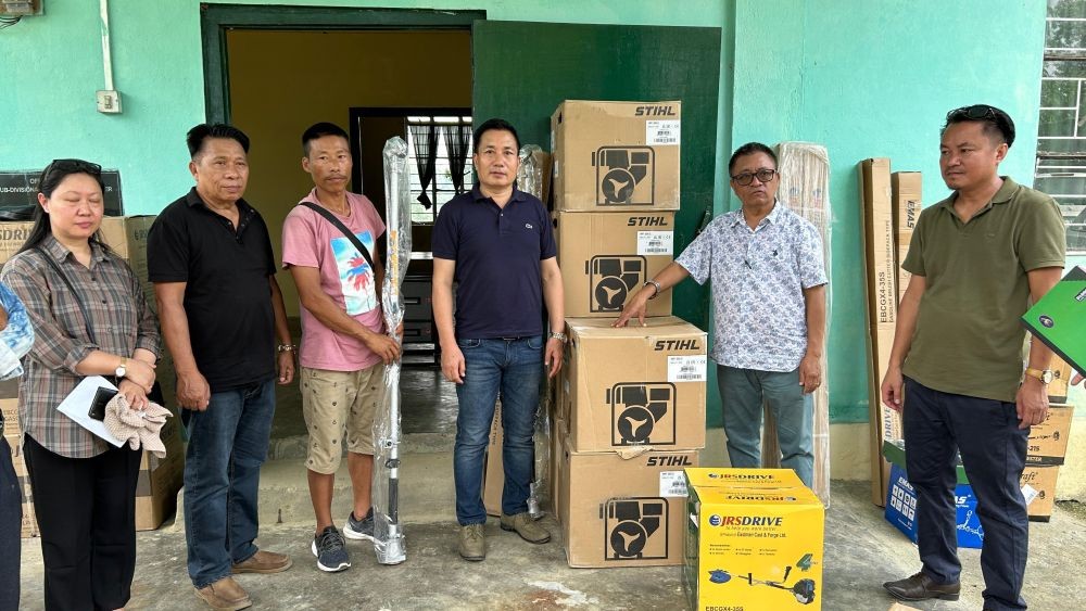 Distribution of farm machineries for oil palm farmers and the first buy-back of Fresh Fruit Bunches of oil palm farmers from Baghty Sub-Division under Wokha district were held at office of SDAO Baghty on June 24.