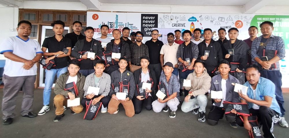 YouthNet & Asian Paints officials with trainees after the completion of the 3 day basic plumbing course held in Kohima.