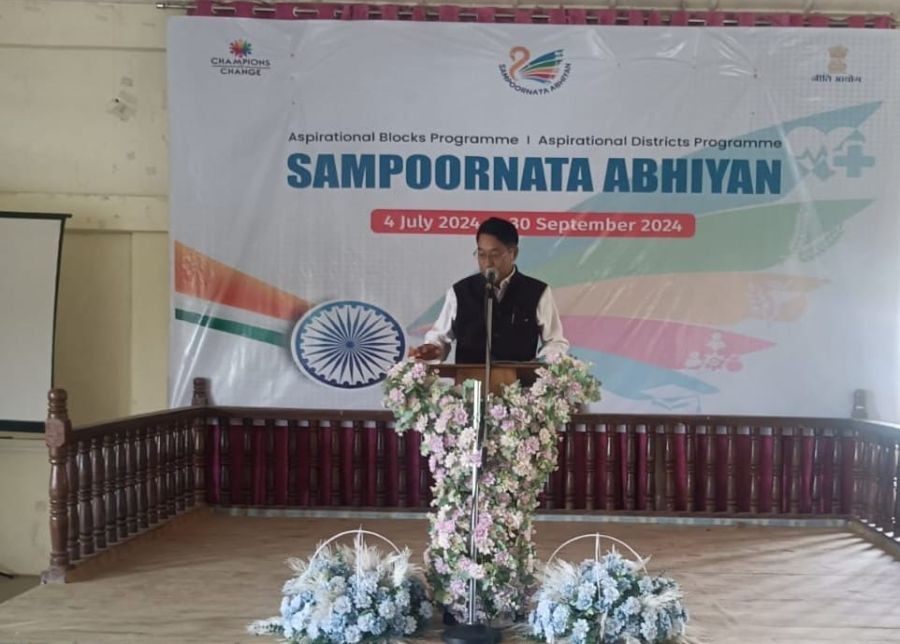 C Kipili Sangtam speaking during the launching programme of ‘Sampoornata Abhiyan’ at Hopongkyu Memorial Hall, Kiphire town on July 4. (Morung Photo)
