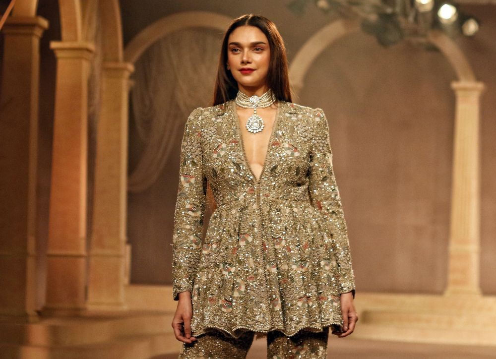 New Delhi : Actress Aditi Rao Hydari walks the ramp showcasing designer Jayanti Reddy's collection during the FDCI India Couture Week in New Delhi on Monday, July 29, 2024. (Photo: IANS/Wasim Sarvar)