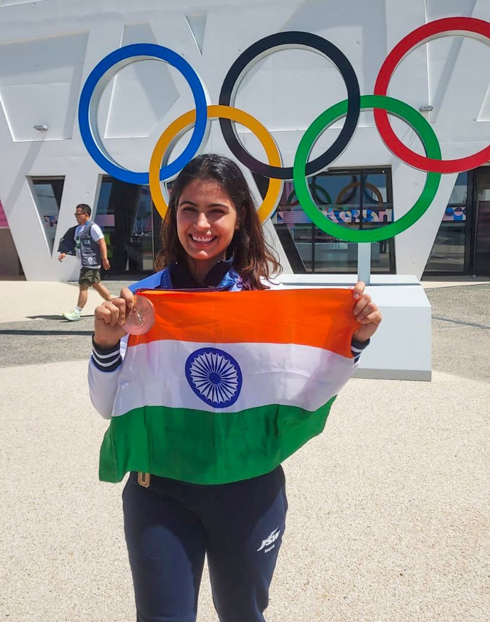 Chateauroux: India's bronze medalist Manu Bhaker poses with her medal after the women’s 10m air pistol final at the Paris 2024 Olympic Games in Chateauroux, France, on July 28, 2024. (Photo: IANS/@realmanubhaker)