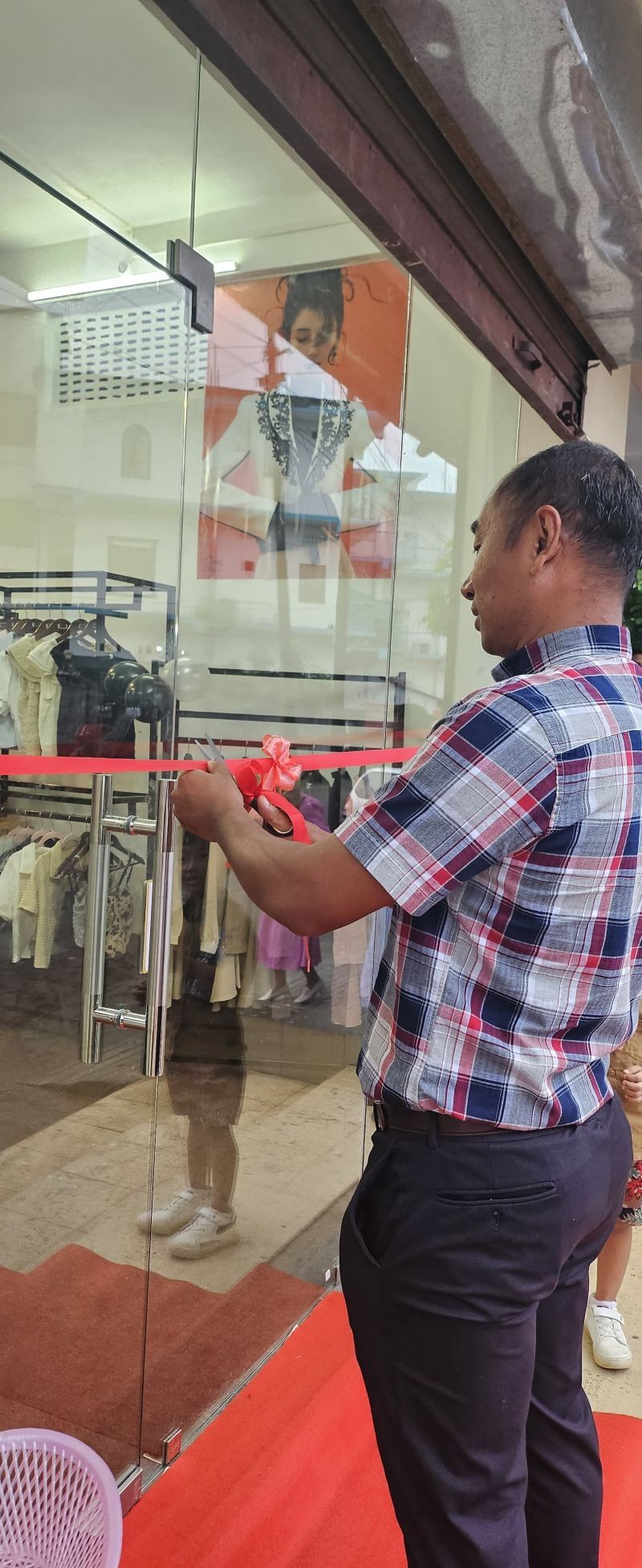 Robert Tsopoe, Inspector, Nagaland Police PS Diphupar inaugurates Quinz Foreign Goods Clothing store located at Duncan Basti near Funky Buddha, Dimapur.