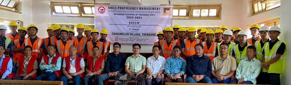 Resources Person along with the Trainees at Skill Proficiency Management for Building and Other Construction Workers training at Chingmelen village, Tuensang on July 19. (DIPR Photo)