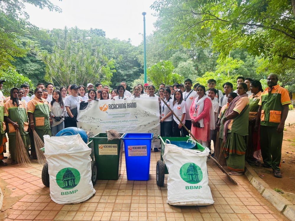 Participants of the park cleanup initiative organized by the NSUB and Reaching Hand.