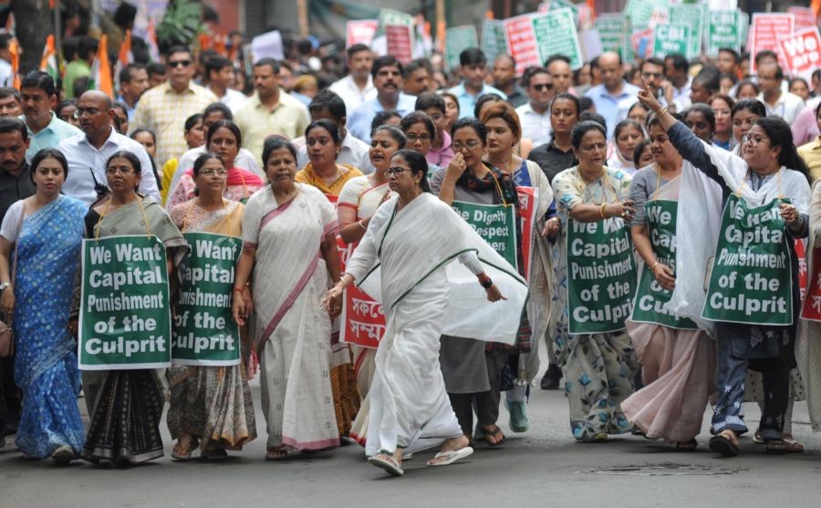 West Bengal Chief Minister Mamata Banerjee takes out a rally against the incident of rape and murder of a young health medic at RG Kar Medical College and Hospital, in Kolkata on Friday, August 16, 2024.(Photo: IANS/Kuntal Chakrabarty)