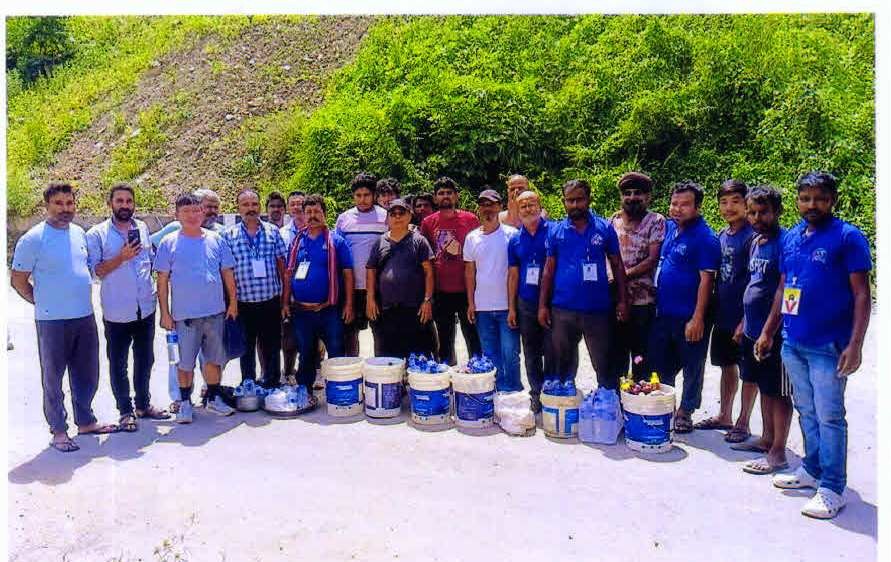 The DDTDWTU provided aid to truck drivers stranded due to the landslide at NH 29.