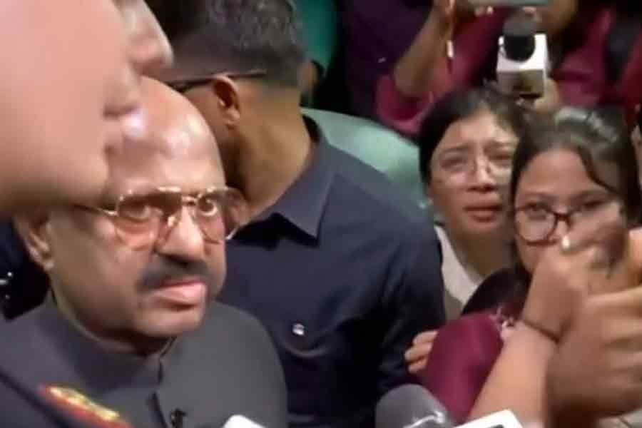 Bengal Guv visits RG Kar, assures protesting docs of support for justice