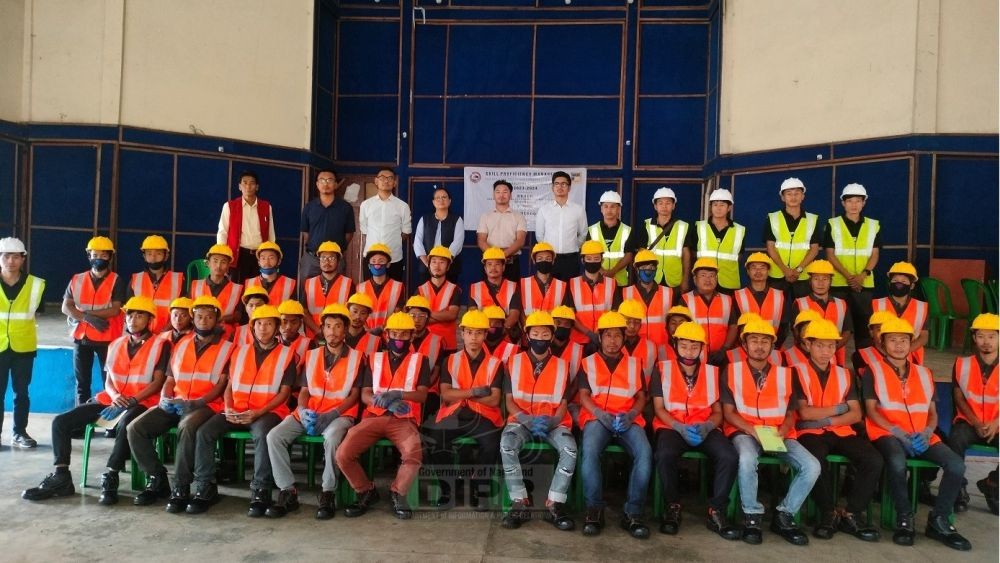 DC Tuensang, Lithrongla Tongpi Rutsa along with the Trainees at Skill Proficiency Management Training held at Town Hall Tuensang on August 5. (DIPR Photo)