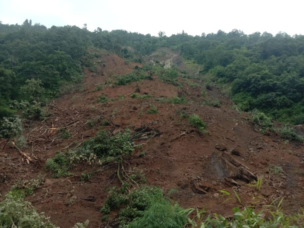 A massive landside on the evening of August 22 cuts off the main road connecting Kohima and Khonoma road. (Morung Photo)