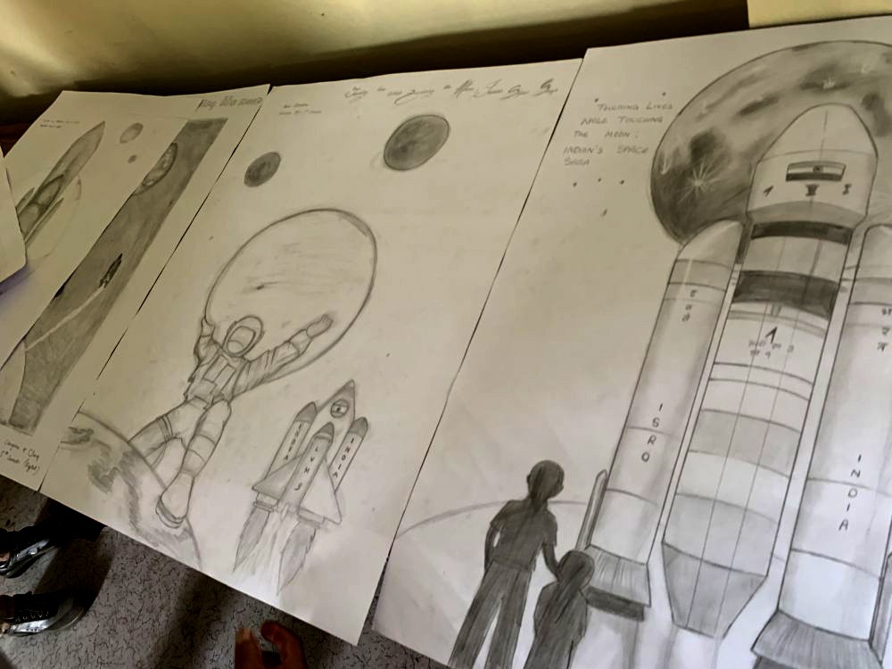 Some sketches drawn by students of Sao Chang College during the observation of National Space Day.