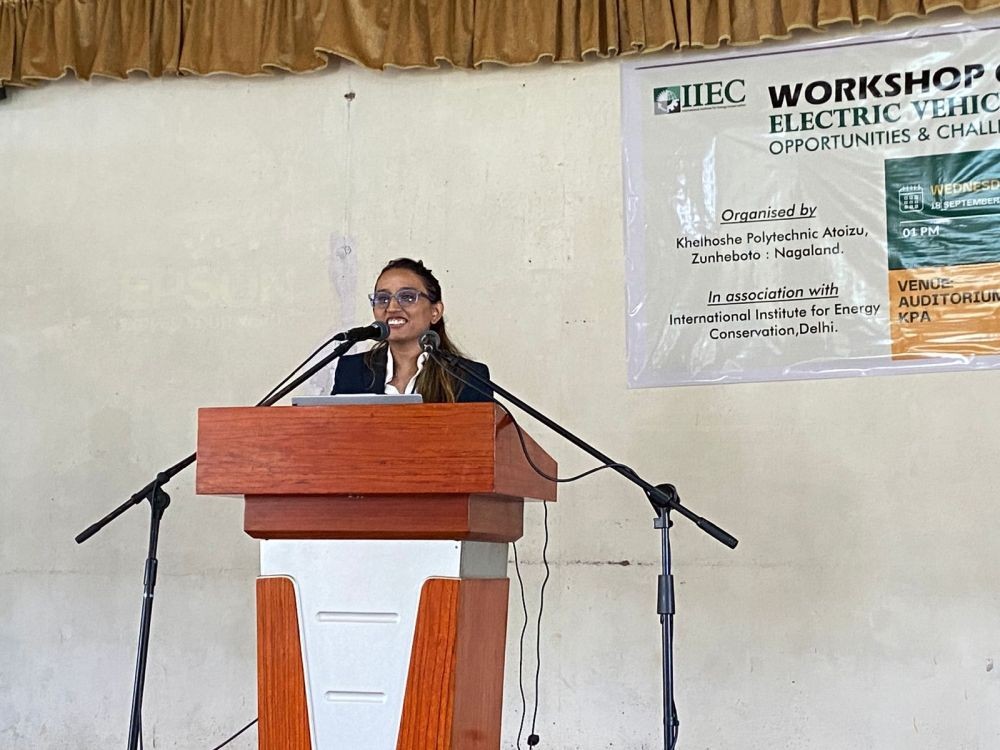 Resource person Aishwarya Sharma, Consultant (Emobility) from IIEC, Delhi speaking during the workshop.