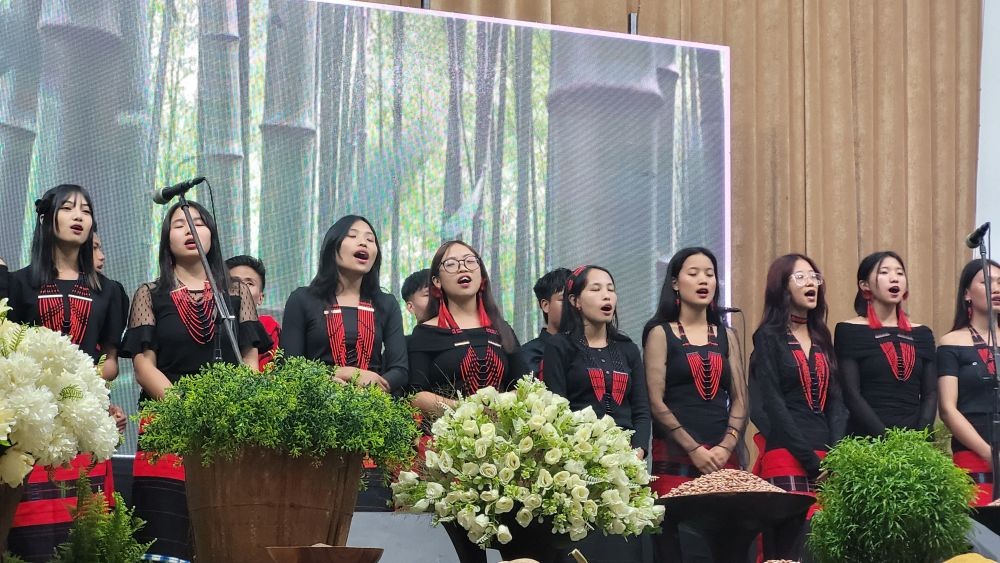 Yimkhiung students perform during the cultural day of Yimkhiung Students’ Union Kohima (YSUK) on September 14 in Kohima. (Morung Photo)