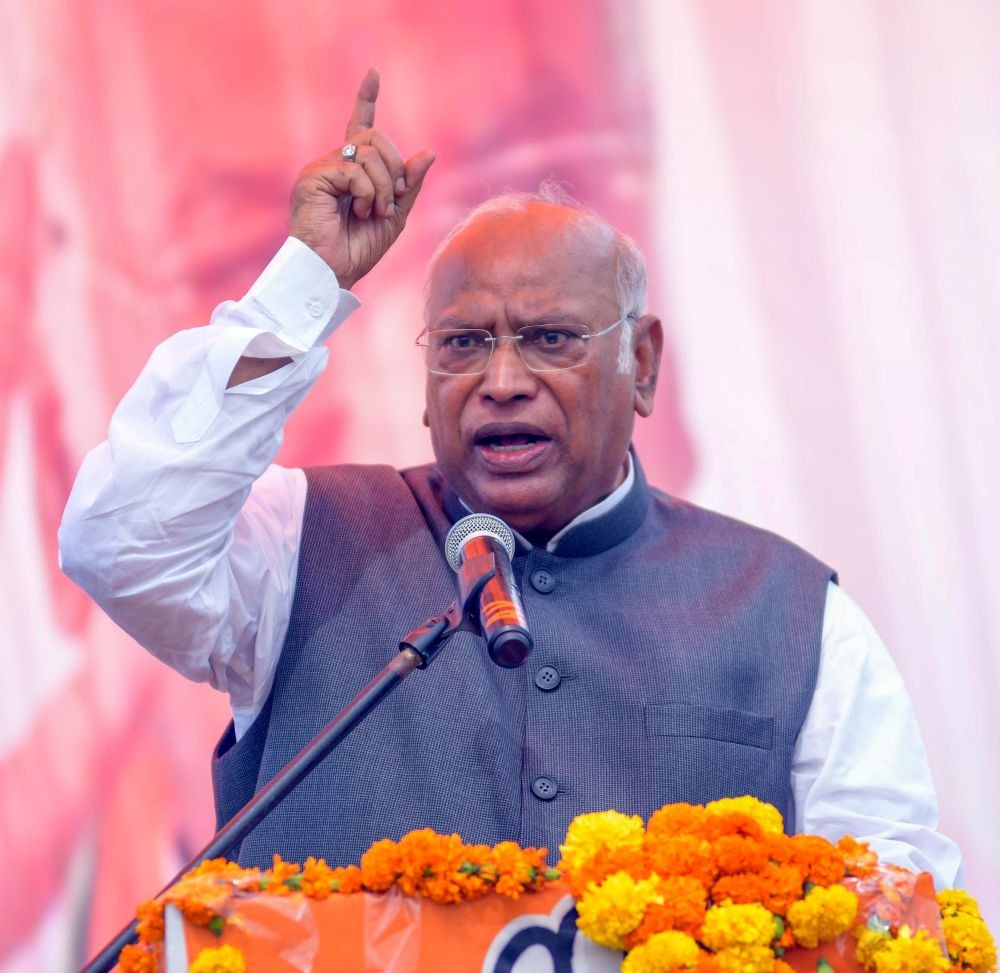 Kathua: Congress National President Mallikarjun Kharge addresses an election rally at Jasrota ahead of the Jammu and Kashmir polls in Kathua on Sunday, September 29, 2024. (Photo: IANS)
