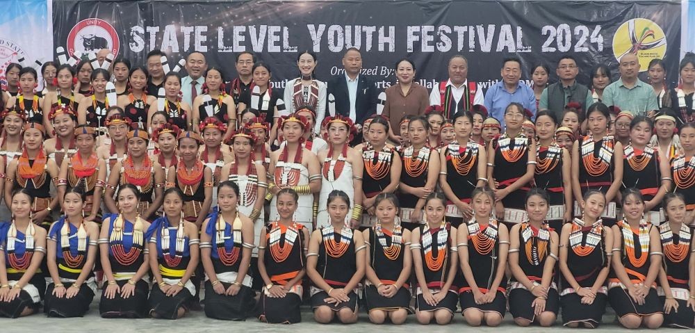 S Keoshu Yimkhiung and others with some of the participants of the State Level Youth Festival 2024 in Kohima on September 26. (Morung Photo)