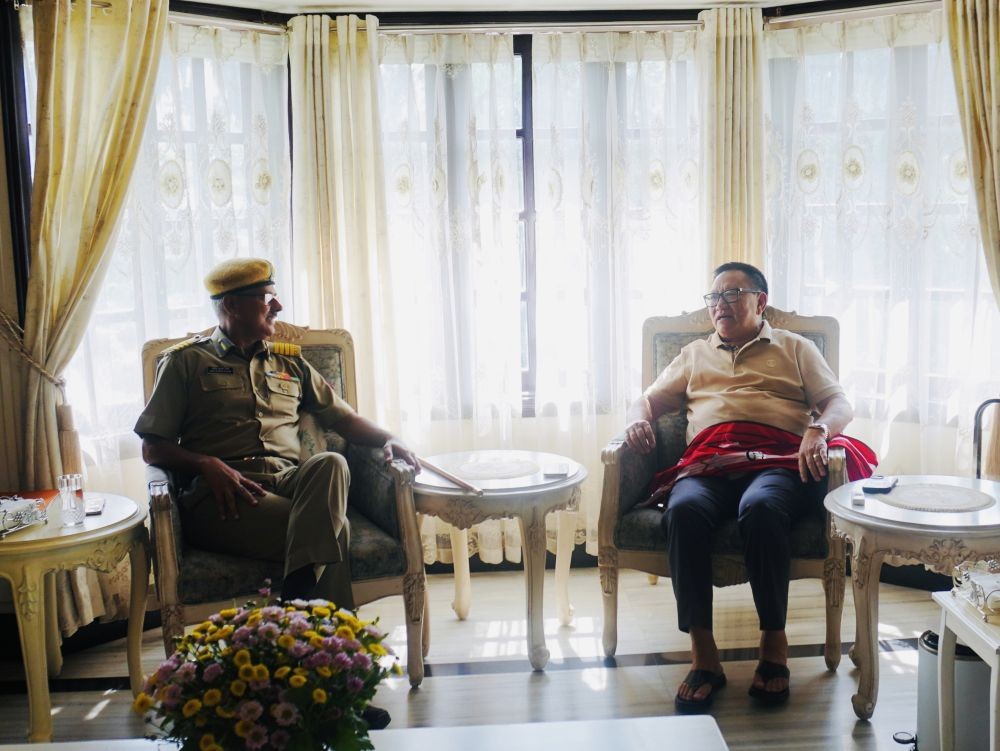 Nagaland Deputy CM TR Zeliang meeting with with the BRTF Commander .