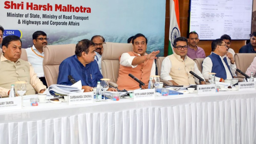 New Delhi: Union Minister of Road Transport and Highways Nitin Gadkari, Assam Chief Minister Himanta Biswa Sarma, MoS for External Affairs and Textiles Pabitra Margherita, and Union Minister Sarbananda Sonowal during a comprehensive review meeting to assess 57 national highway projects spanning 1001 km in Assam, in New Delhi on Tuesday, October 22, 2024. (Photo: IANS)