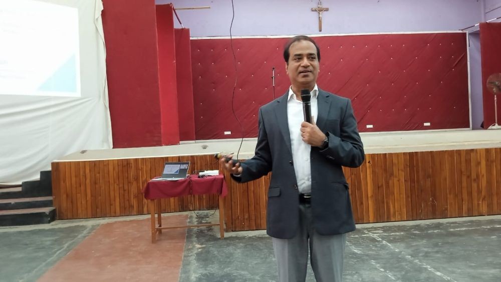 Prof Shalabh, the Dean of Academic Affairs IIT Kanpur, addresses the seminar and interaction programme on STEM, organised by the NBSE at the Holy Cross Higher Secondary School, Dimapur, on November 14.