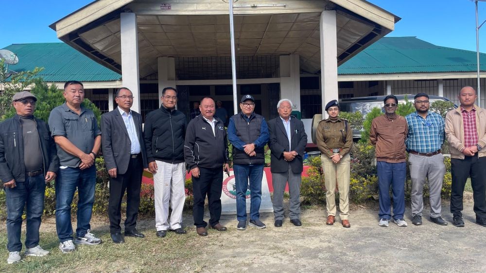 Deputy CM TR Zeliang and entourage with Phek DC, SP, and others in Phek town on November 11.