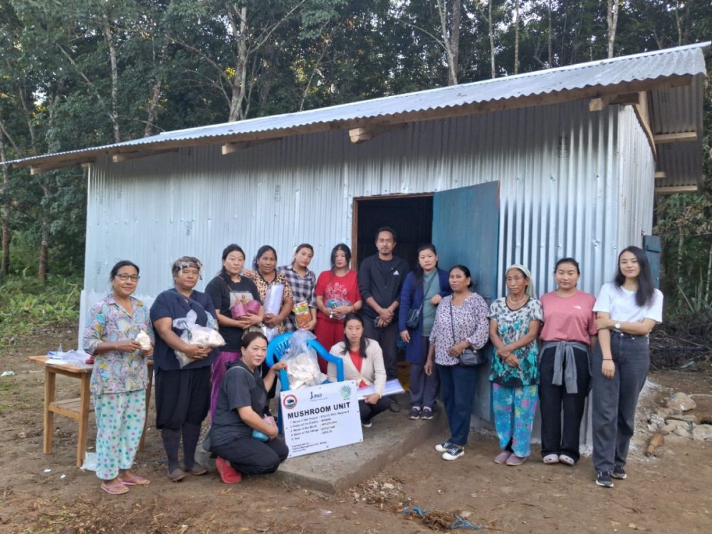 Chenithung Tsanglao, DPO, IFAD Wokha, Nagaland, Resource person along with the SHGS Members.