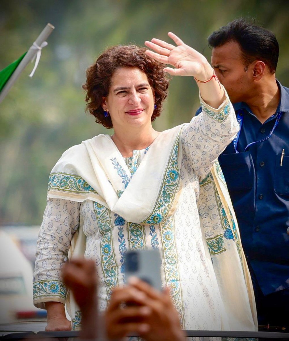 Malappuram: Congress General Secretary Priyanka Gandhi attends a corner meeting ahead of Wayanad by-polls elections at Pookottumpadam in Malappuram district of Kerela on Wednesday, November 06, 2024. (Photo: IANS)