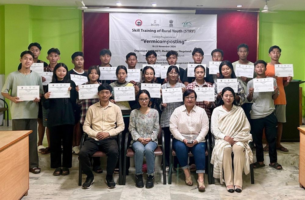 Director SAMETI & Principal IETC, Dr Watimongla Jamir with resource persons and participants.