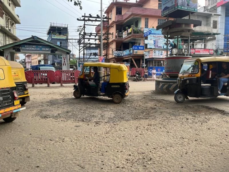 The road condition at Dhobinalla Junction, as seen in this photo taken in August 2024. Repair works for the Dillai Gate-Dhobinalla-Golaghat stretch of National Highway (NH)-36, which includes this portion, are scheduled to resume this week. (File Photo)