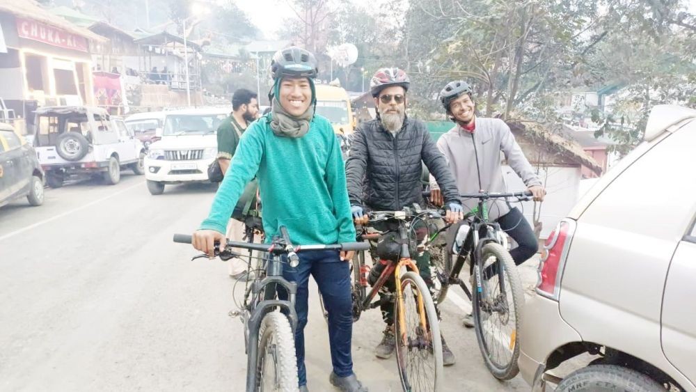 The ‘Let’s Pedal’ team on their bicycle rally from Numaligarh to Kohima.