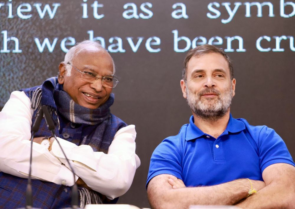 New Delhi: Leader of Opposition in the Lok Sabha, Rahul Gandhi, and Congress National President Mallikarjun Kharge during a press conference at party office in New Delhi on Thursday, December 19, 2024. (Photo: IANS)