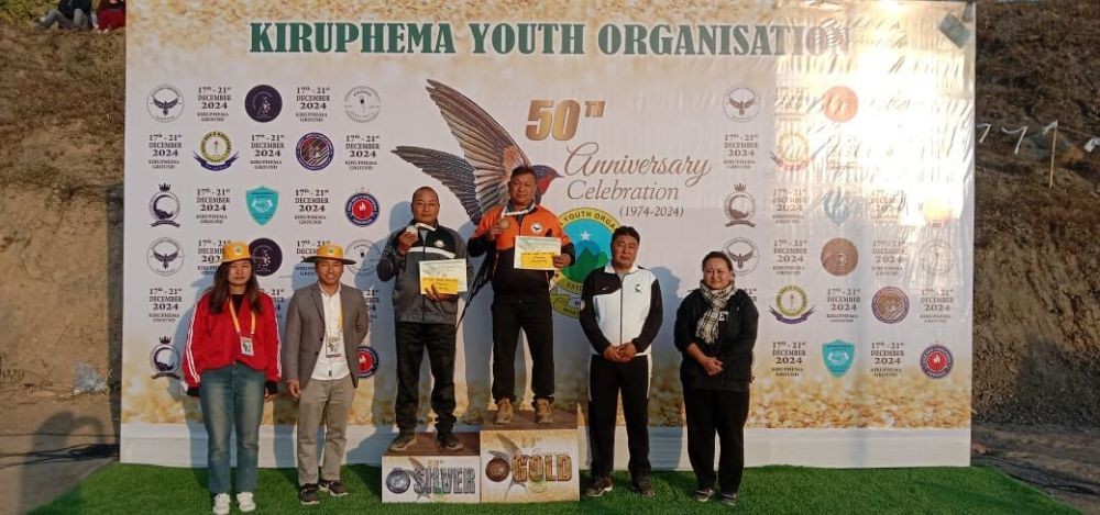 Winners  of Men’s Open Chess event  with KYO officials on December 19 at Kiruphema Ground.