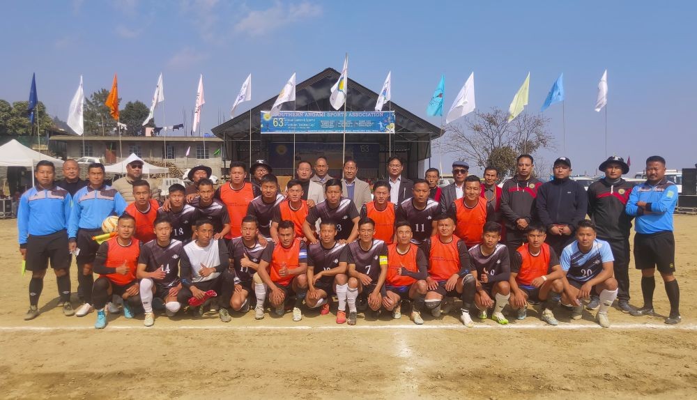 Neilekho Zutso with SASA executive and players of Kidima and Kigwema on January 31.