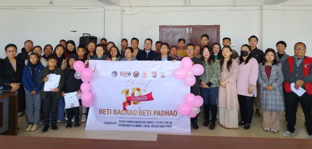 Vilenuo K Thisa alongwith the participants at DC Office Conference Hall, Phek on January 22.