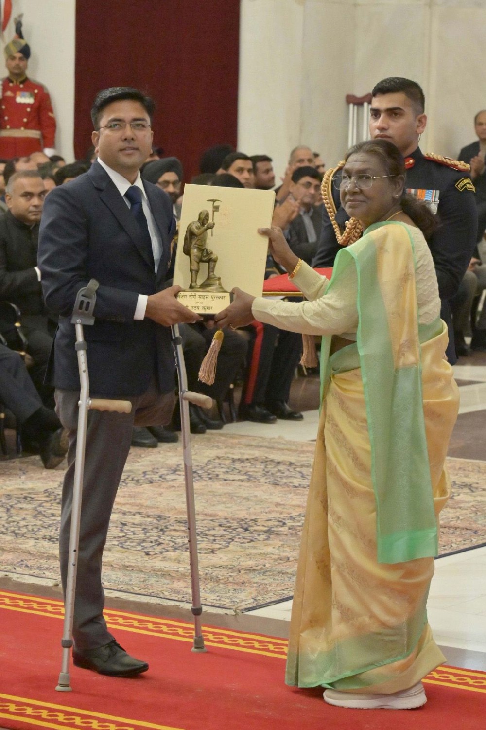 The President of India, Smt Droupadi Murmu presents National Sports and Adventure Awards 2024 at a function, in Rashtrapati Bhavan, New Delhi on January 17, 2025. (PIB Photo)