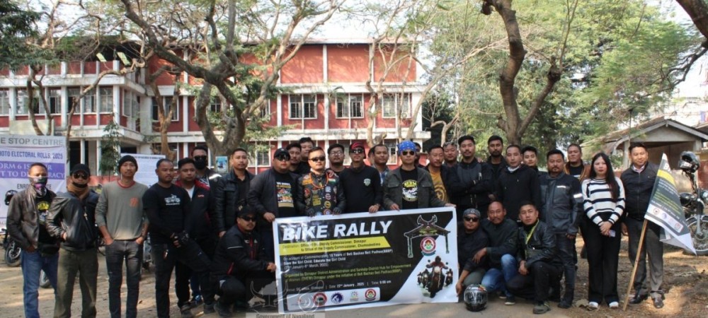 DPRO Dimapur, Stephen Ngullie with participants during the commemoration of 10 years of Beti Bachao Beti Padhao at the DC’s Office, Dimapur. (DIPR Photo)