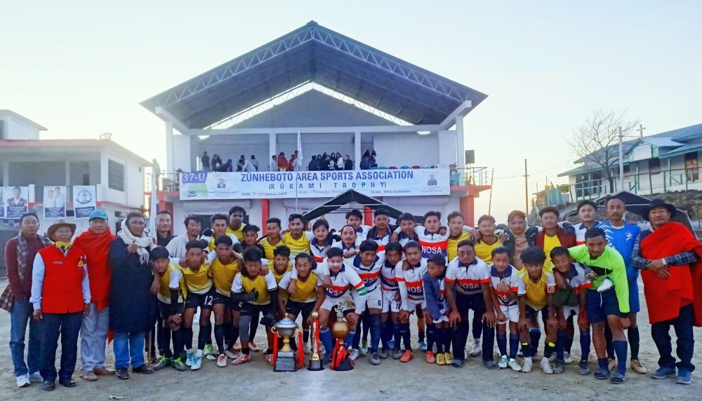 Guest of honourGihuka K. Zhimo, President, All Sumi Students’ Union along with the ZASA Officials, Kukami (GB’s), Referee and Football Final Match Players. (Morung Photo)