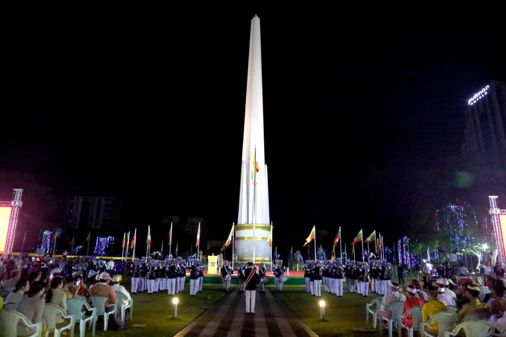 YANGON, Jan. 4, 2018 (Xinhua) -- A flag-raising ceremony is held to mark Myanmar's 70th Independence Day in Yangon, Myanmar, Jan. 4, 2018. (Xinhua/Haymhan Aung/IANS)