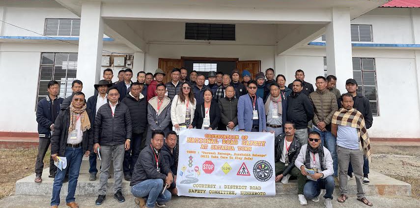 Er. Hukayi Awomi, Additional Regional Transport Officer (ARTO) &M.S Thangpong, ADC Satakha along with others at Satakha Town Hall on January 30. (Morung Photo)