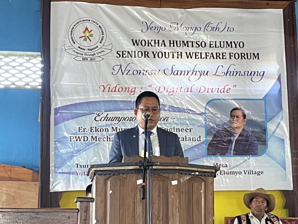 Er Ekon Murry, Superintendent Engineer, PWD Mechanical, Government of Nagaland, addressing the gathering as the theme speaker.