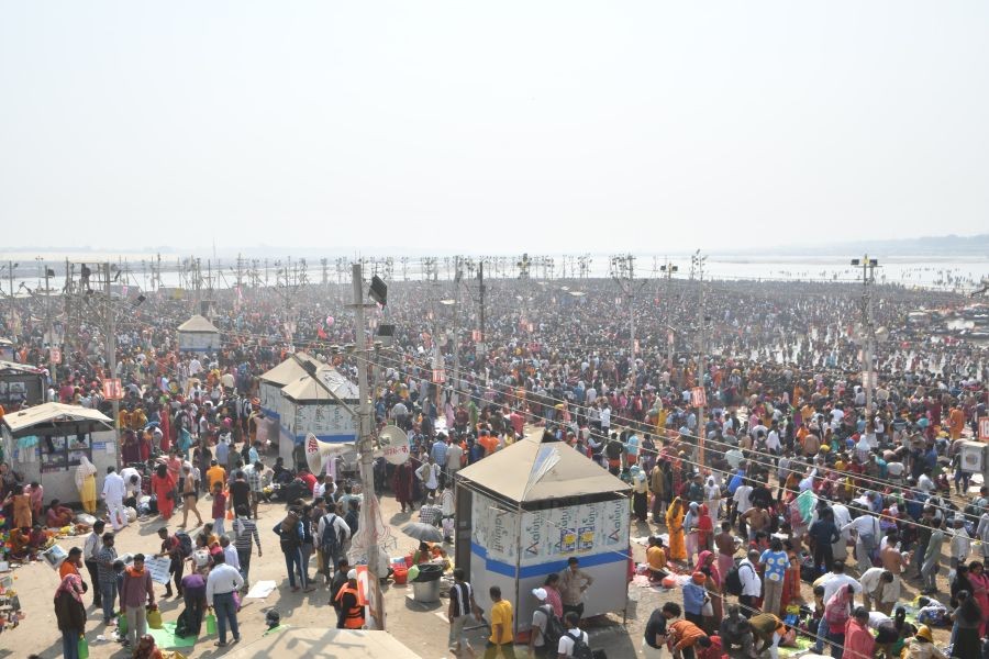 Devotees take a holy dip at the Triveni Sangam, the confluence of the Ganga, Yamuna, and the mythical Saraswati rivers, on the occasion of 'Maha Shivratri' during the ongoing Maha Kumbh Mela 2025 in Prayagraj, on Wednesday, February 26, 2025. (Photo: IANS)