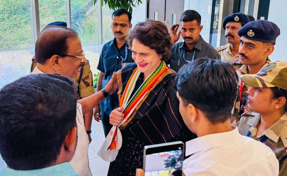 Kannur: Congress General Secretary and Wayanad MP Priyanka Gandhi arrives in Kannur to attend booth-level meetings in Wayanad on Saturday, February 08, 2025. (Photo: IANS)
