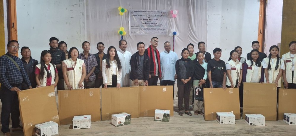 Guests, beneficiaries & others during 2nd Phase Distribution of Solar Home Lighting Systems at St. Xavier College Auditorium, Jalukie on February 26. (Photo Courtesy: AIDA)
