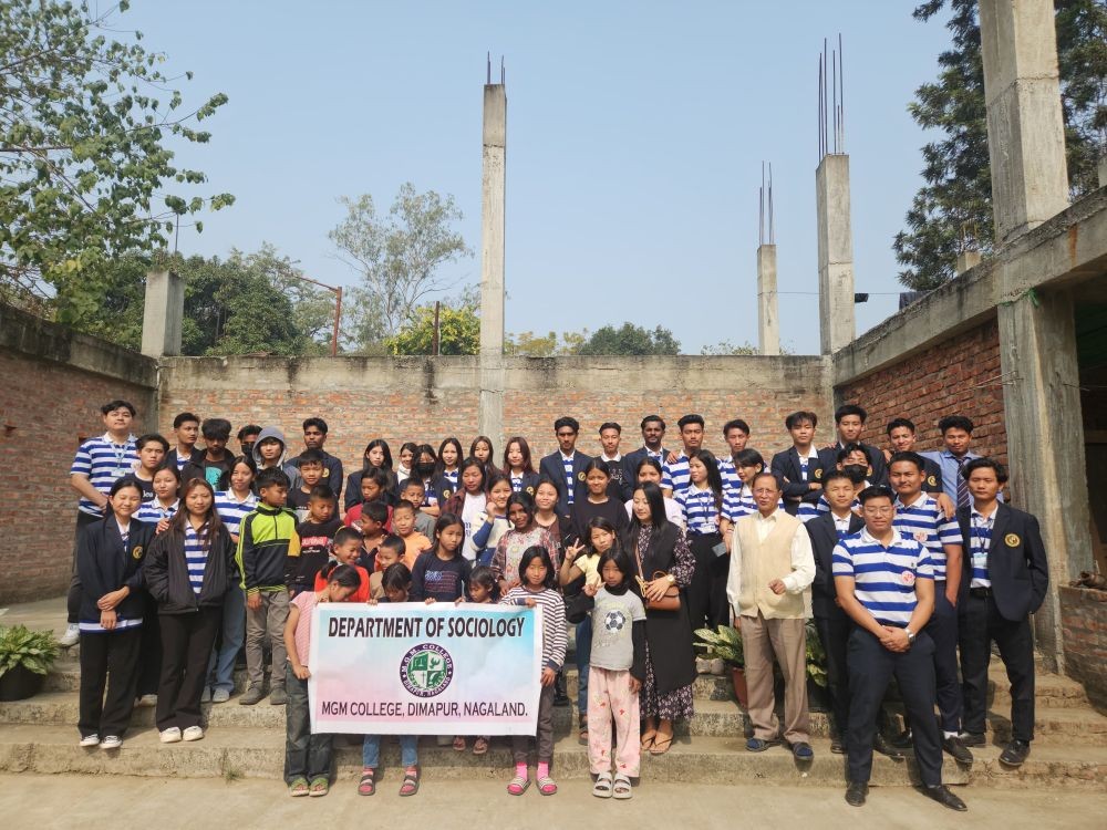 Student of Sociology Department of MGM College during their visit to Rintaneimi Neighborhood Children’s Home on February 1