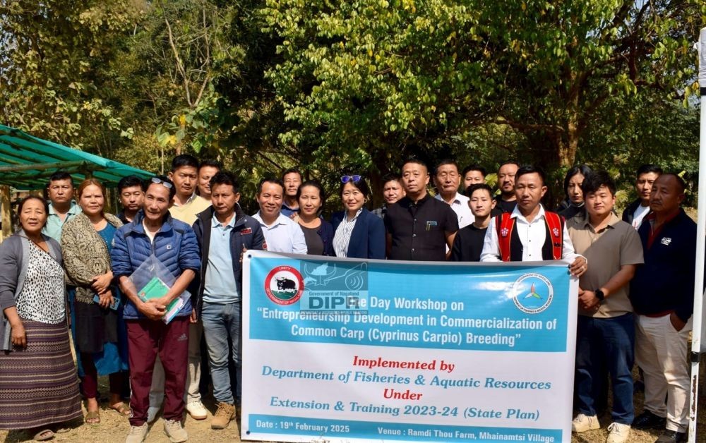 Officials with the participants during the workshop held at Ramdi Thou Farm, Mhainamtsi, Jalukie on February 19. (DIPR Photo)
