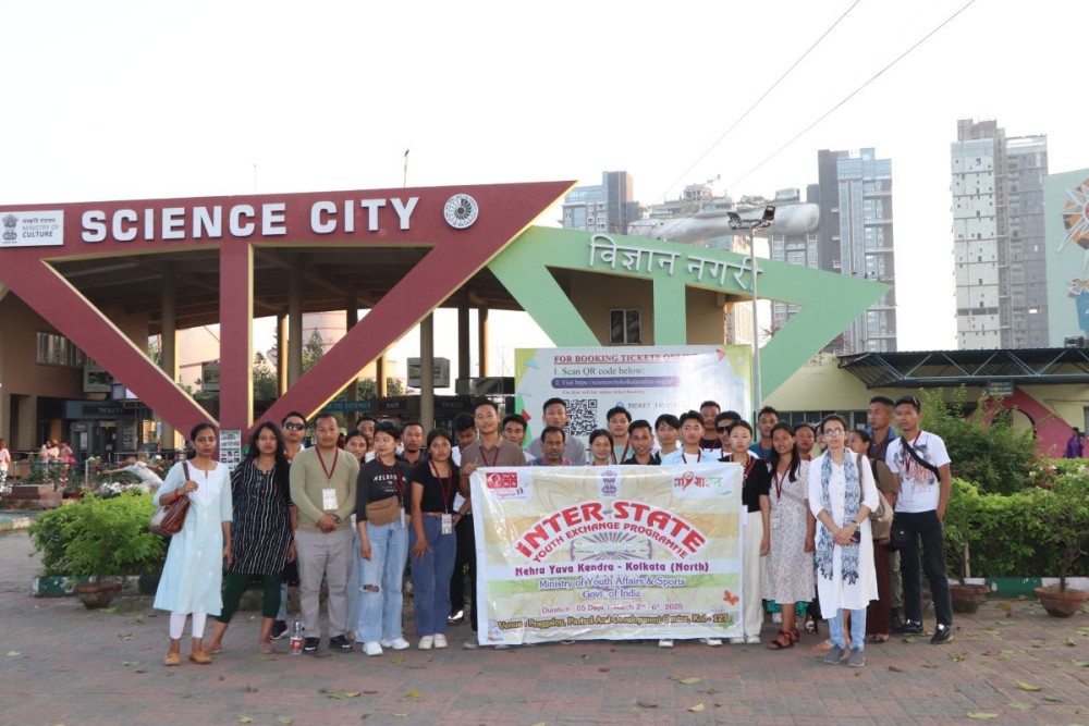 Youth Volunteers along with NYK officials during the Inter State Youth Exchange Programme at Kolkata, West Bengal from March 2-6. (Morung Photo)