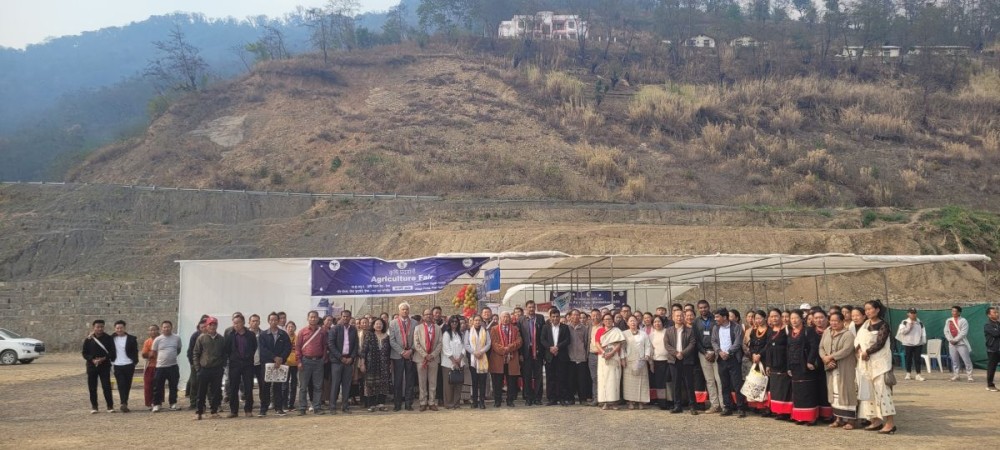 Phek DC and other dignitaries with the participants of Farmers Fair –cum- Exhibition 2025 on March 19 at Porba in Phek district.