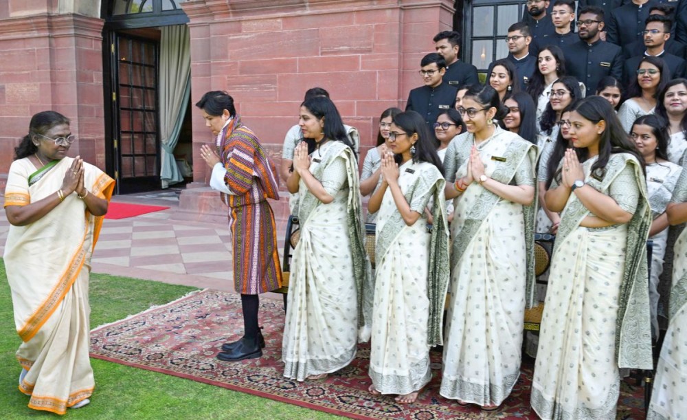 New Delhi: Officer trainees of the Indian Revenue Service (78th batch) call on the President Droupadi Murmu at Rashtrapati Bhavan in New Delhi on Tuesday, March 04, 2025. (Photo: IANS)
