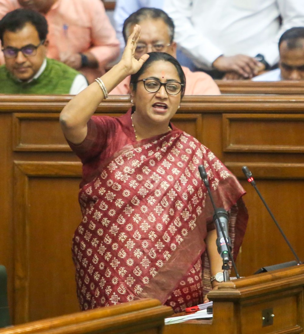 New Delhi: Delhi Chief Minister and state finance minister Rekha Gupta presents the state budget for the financial year 2025-26 in the Delhi Legislative Assembly, in New Delhi on Tuesday, March 25, 2025. (Photo: IANS/Prem Nath Pandey)