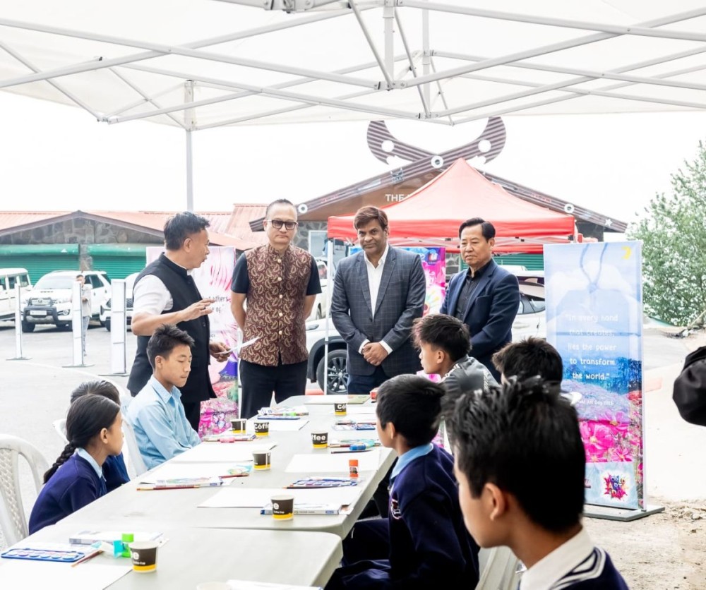 Dignitaries and others at World Art Day at Kisama.