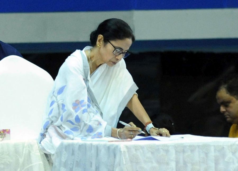 West Bengal Chief Minister Mamata Banerjee holds a meeting with terminated teachers at Netaji Indoor Stadium in Kolkata on Monday, April 07, 2025. The meeting comes after the Supreme Court upheld the Calcutta High Court's order canceling the appointment of over 25,000 school staff recruited by the SSC. (Photo: IANS)
