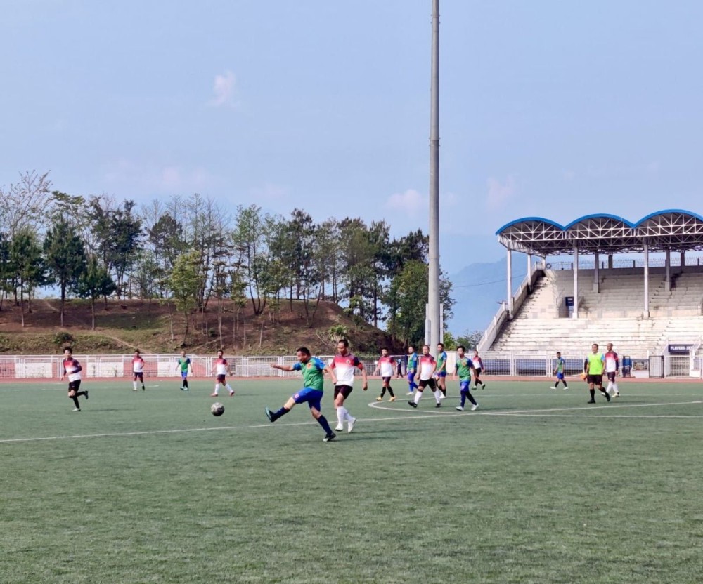 Players from Morning FC and Morung United in action during their match on April 30.