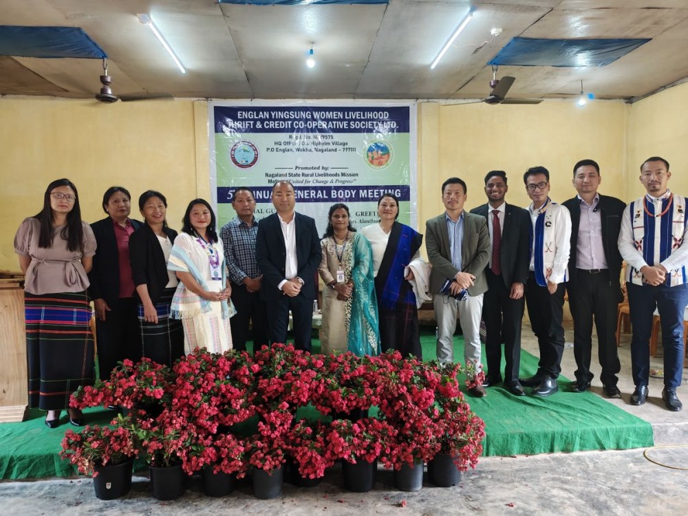 Organising committee members along with the special guest.